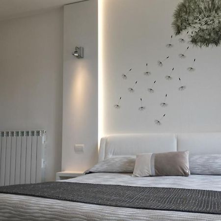 فندق La Brise مارينا دي بييتراسانْت المظهر الخارجي الصورة