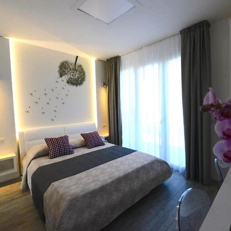 فندق La Brise مارينا دي بييتراسانْت المظهر الخارجي الصورة