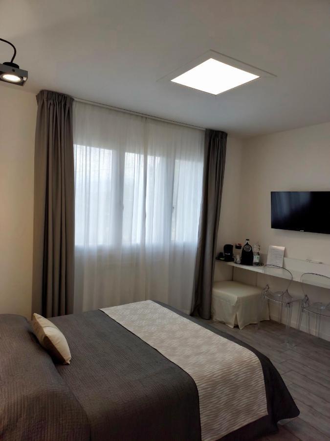 فندق La Brise مارينا دي بييتراسانْت المظهر الخارجي الصورة